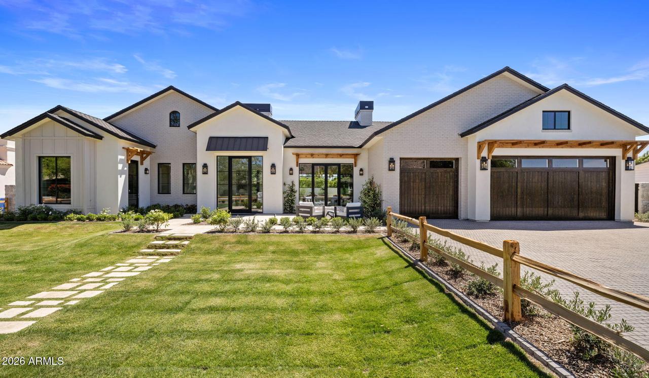 5935 E Calle Tuberia, Phoenix, AZ 85018