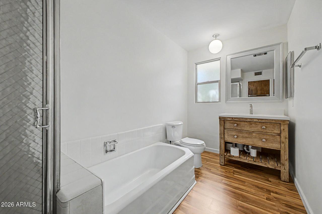 520 W Clarendon Ave. #E22, Phoenix, AZ 85013