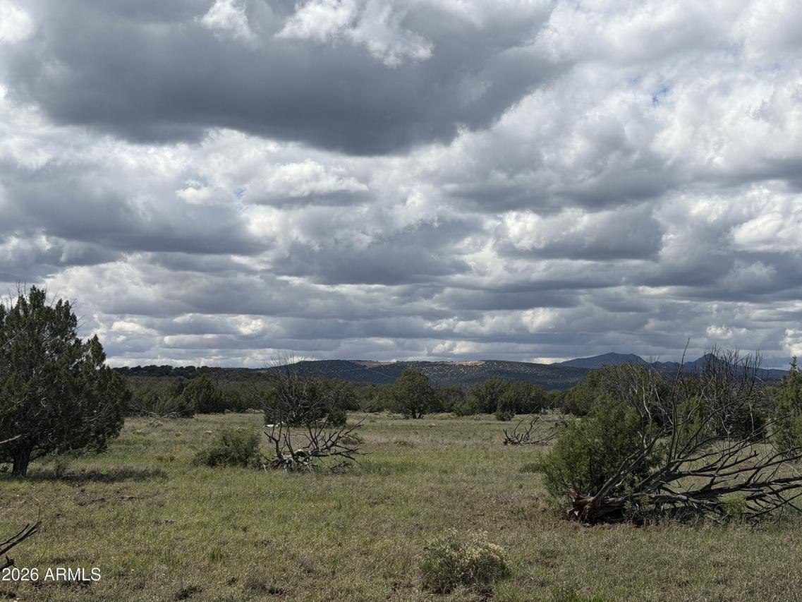 1 Hideaway Rd., Ash Fork, AZ 86320