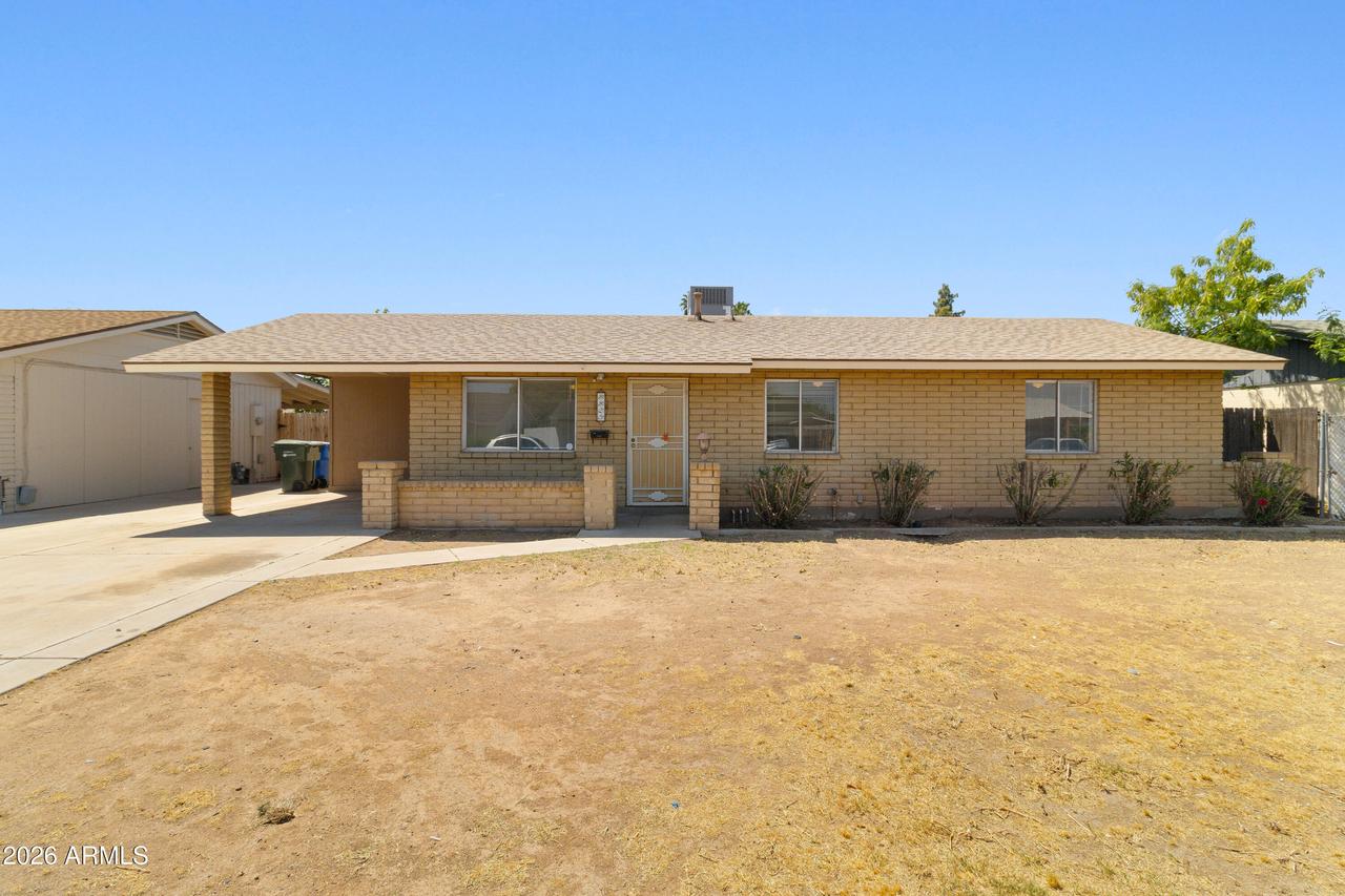 8825 W Roma Ave., Phoenix, AZ 85037