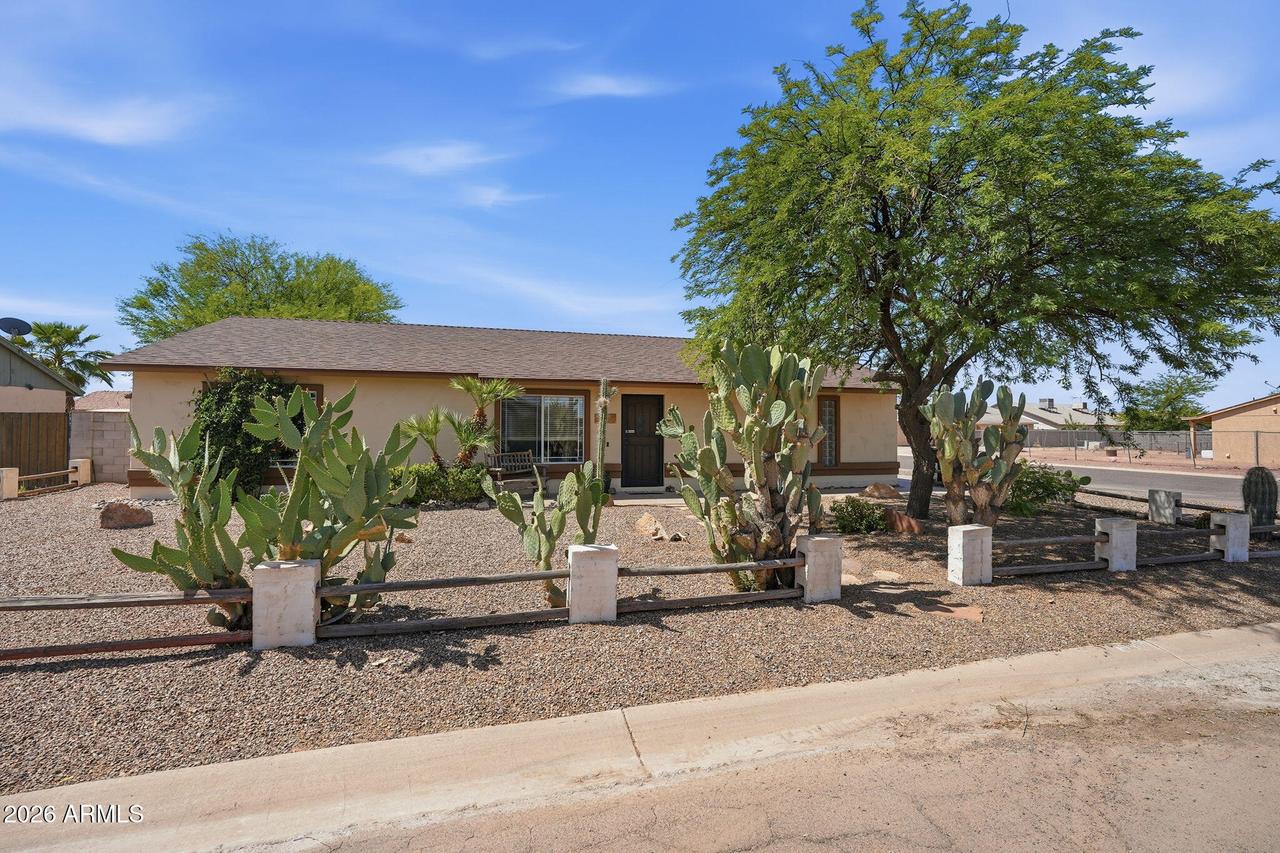 9989 W Camelia Dr., Arizona City, AZ 85123