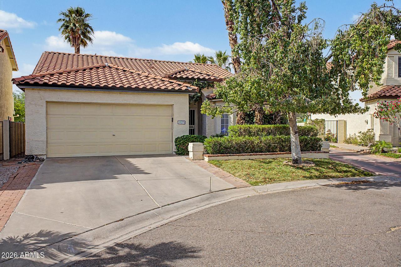 5027 E Vaughn Dr., Phoenix, AZ 85044