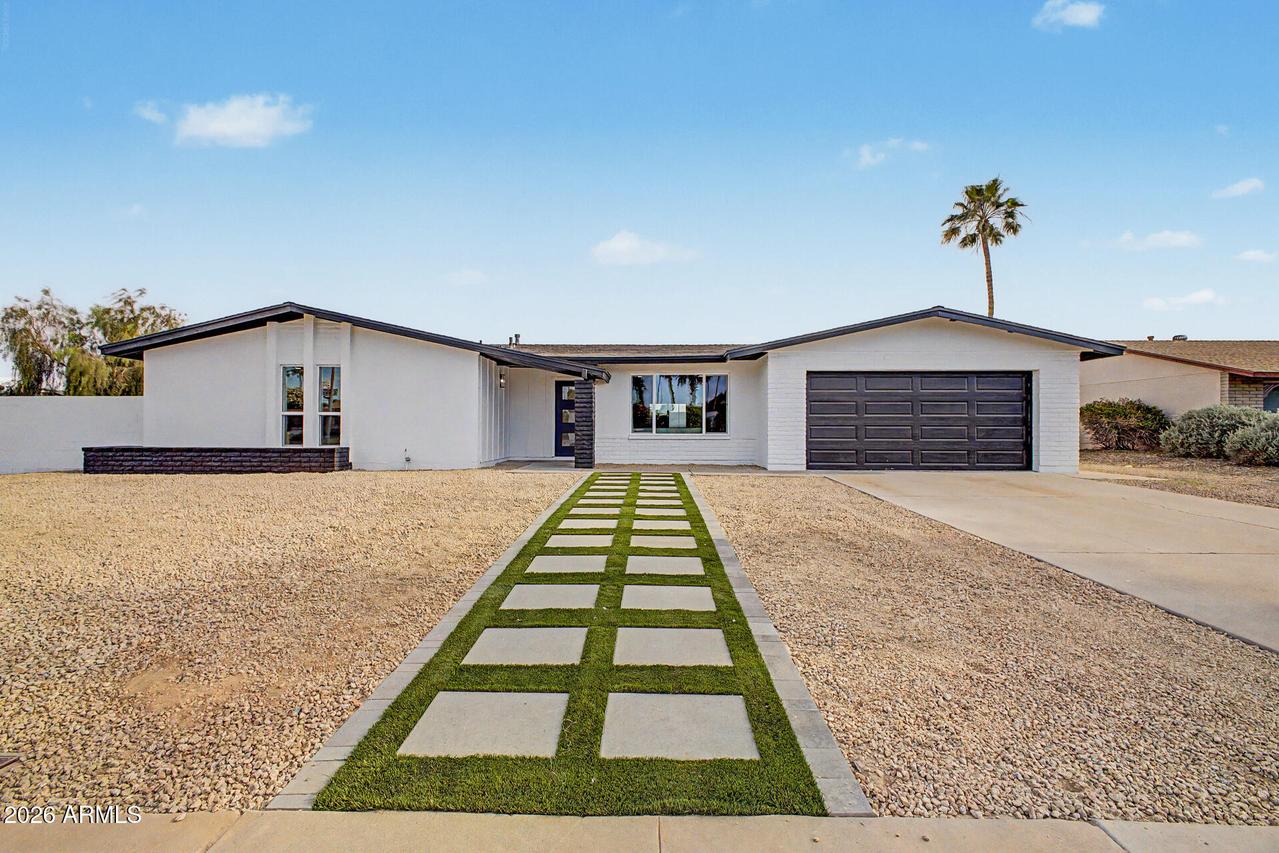 3235 E Larkspur Dr., Phoenix, AZ 85032