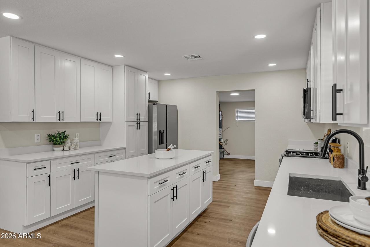 65 E 7th Ave., Mesa, AZ 85210