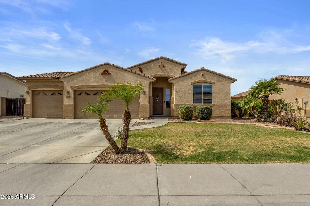 1013 W Brangus Way, San Tan Valley, AZ 85143