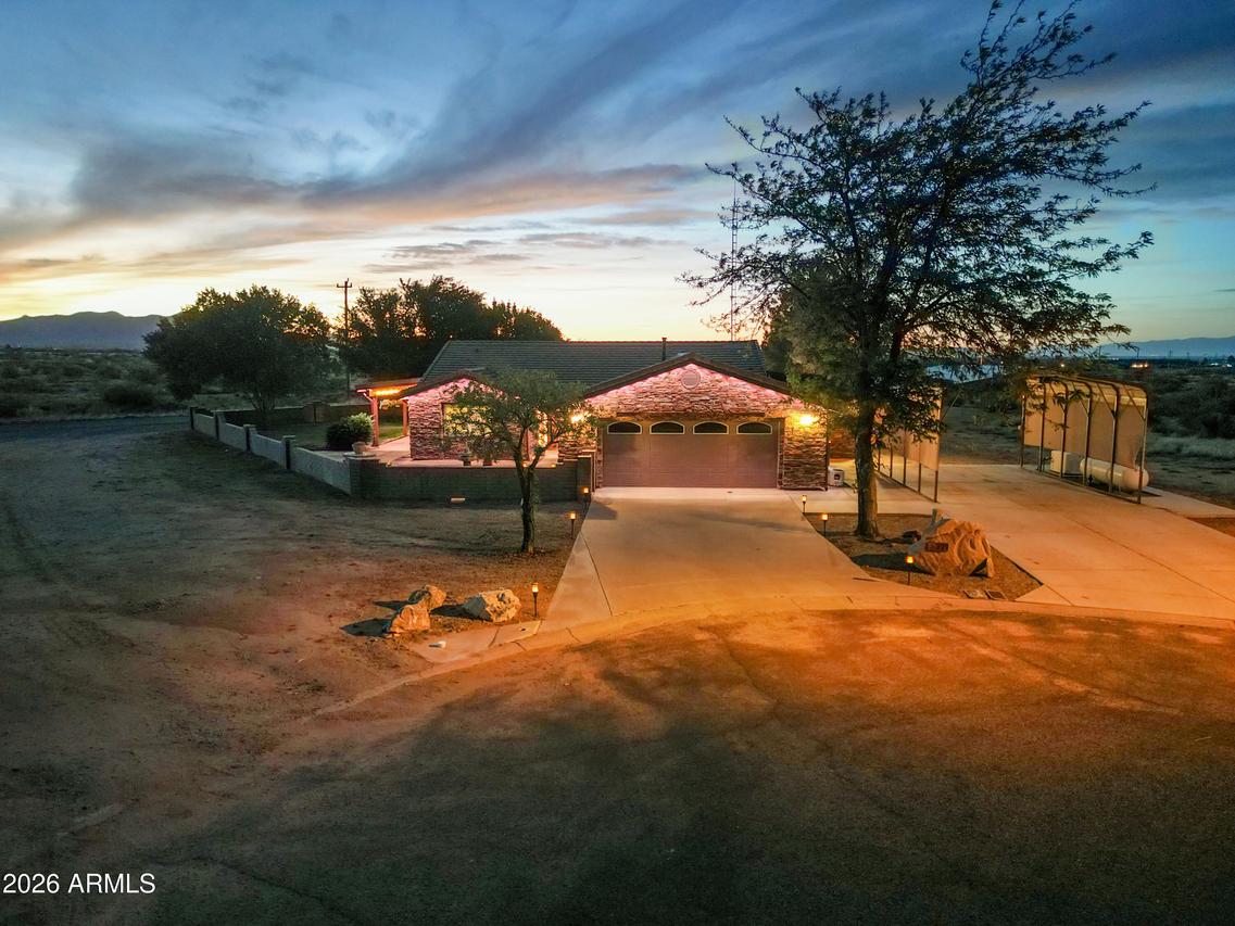 229 N Cholla Dr., Pearce, AZ 85625