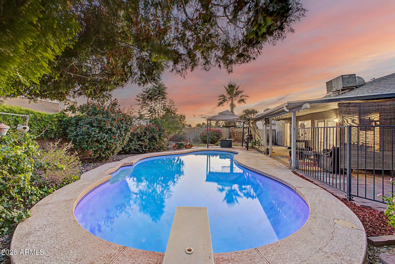 6321 W Acapulco Ln., Glendale, AZ 85306