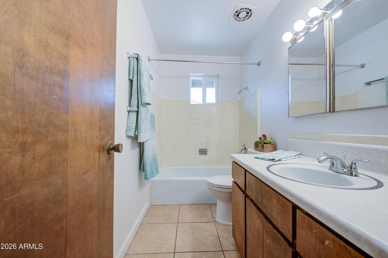 650 N Rennick Dr., Apache Junction, AZ 85120