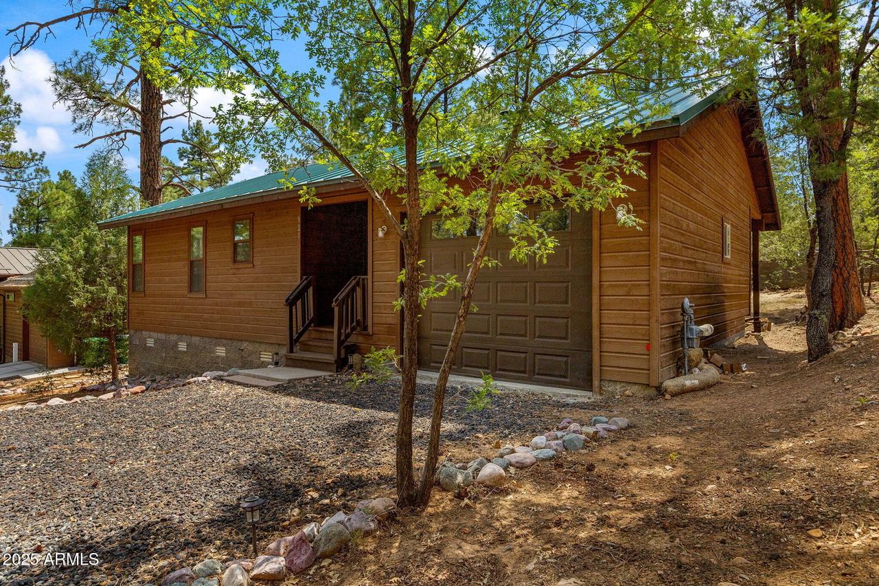 921 E Lauren Ct., Show Low, AZ 85901
