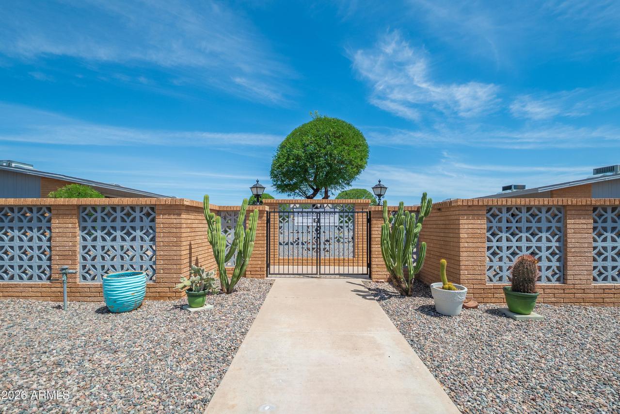 10654 W Coggins Dr., Sun City, AZ 85351