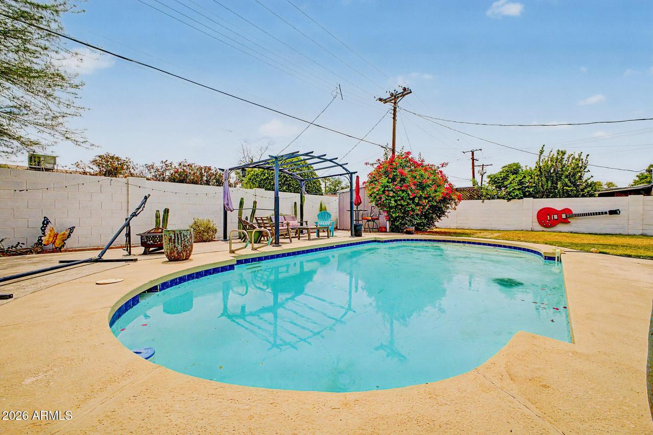 2037 W State Ave., Phoenix, AZ 85021