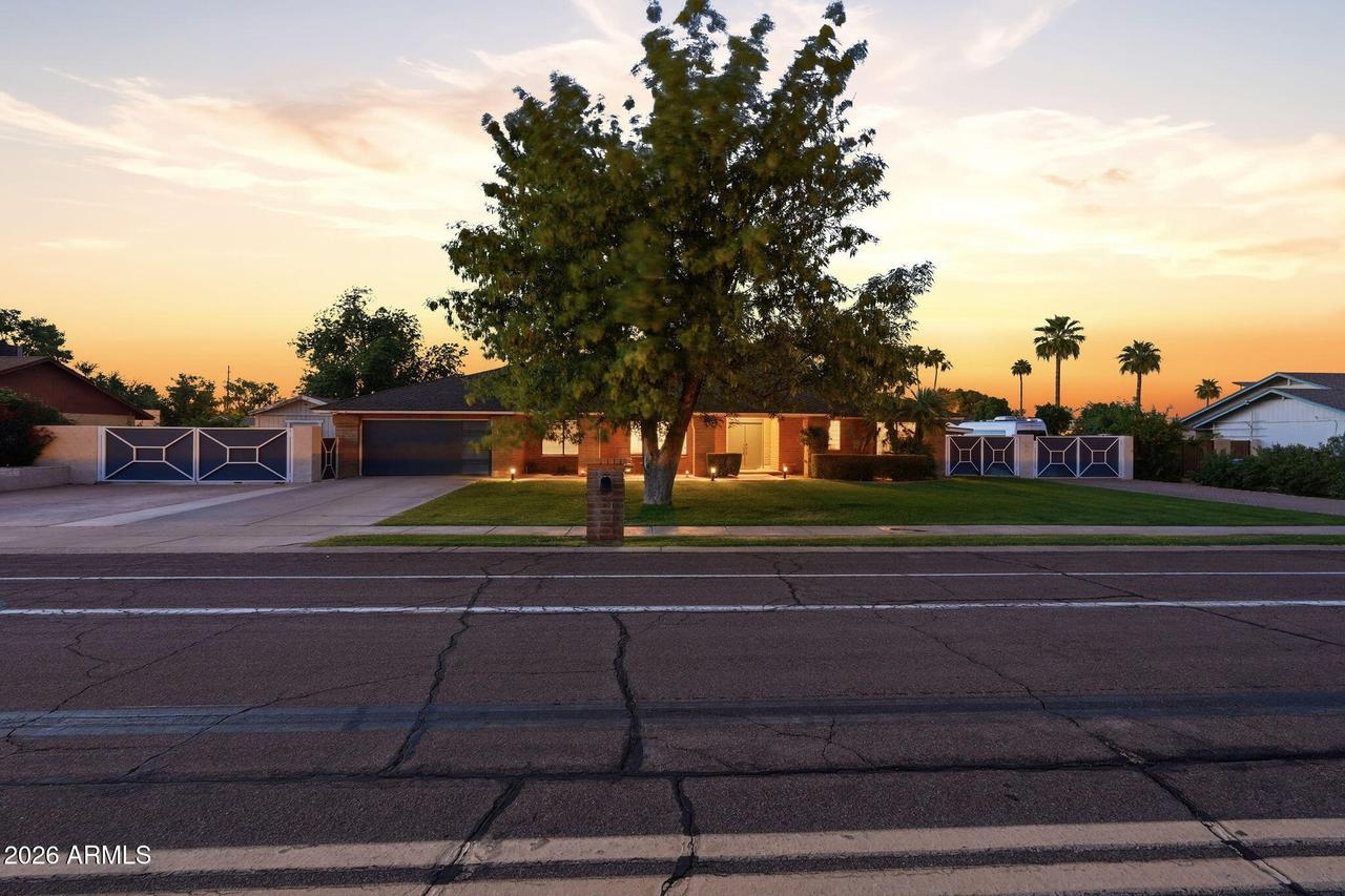 54 W Carver Rd., Tempe, AZ 85284