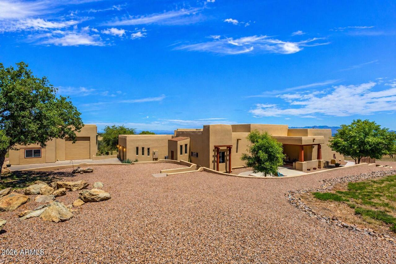 6055 E Indigo Sky Rd., Hereford, AZ 85615