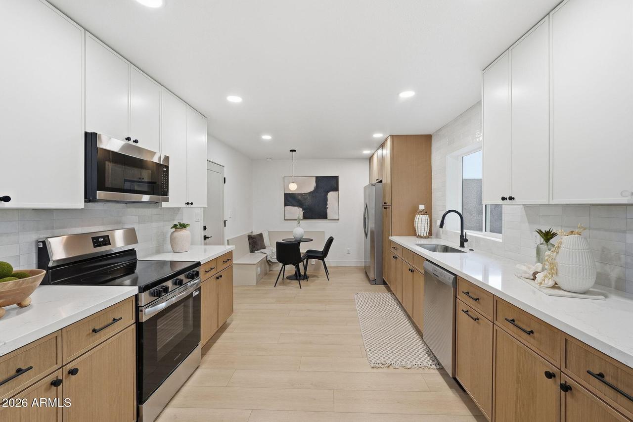 2323 E Evans Dr., Phoenix, AZ 85022