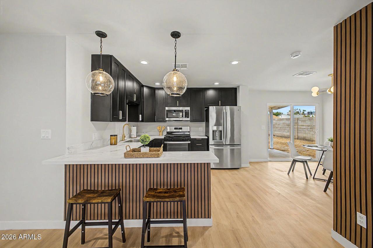 4050 W Nancy Ln., Phoenix, AZ 85041