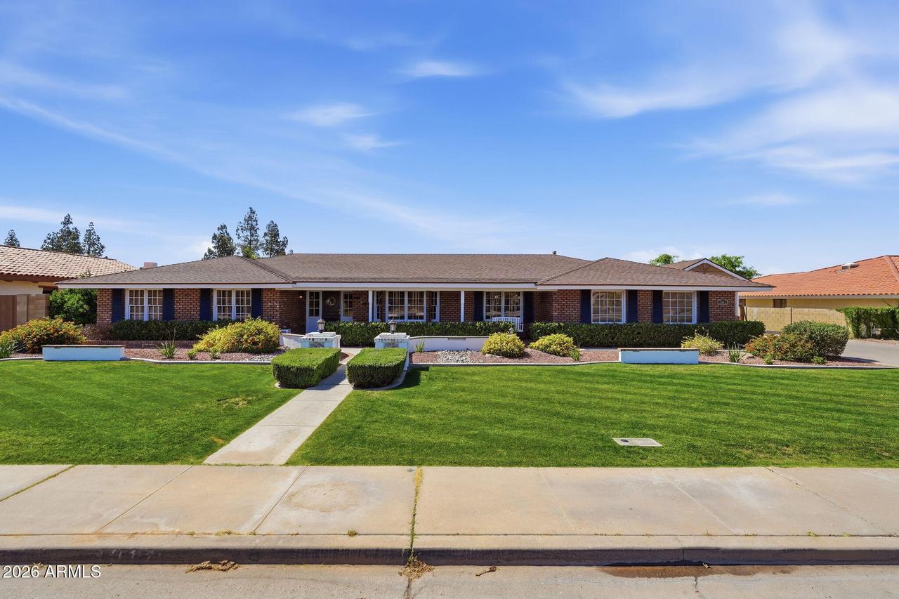 3317 E Fox St., Mesa, AZ 85213