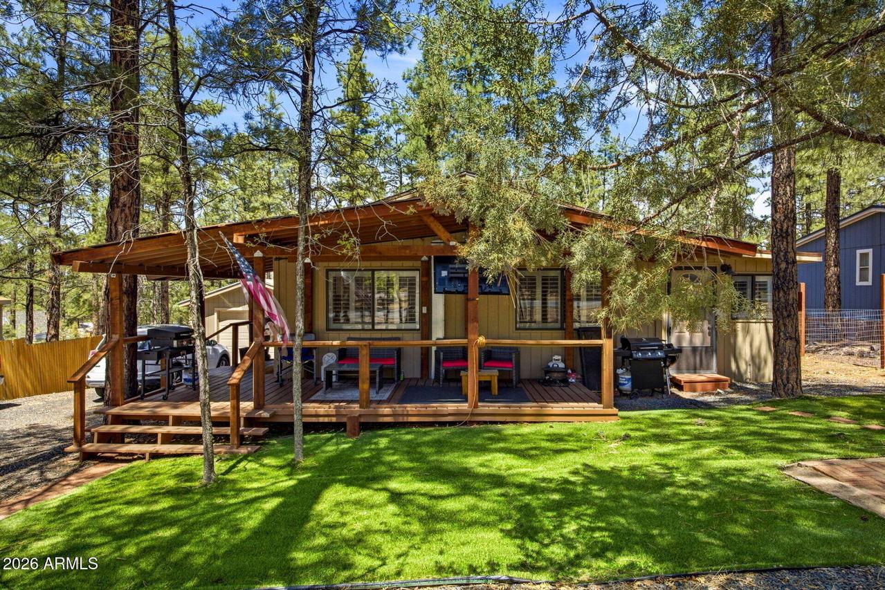 2250 W Whipple St., Show Low, AZ 85901