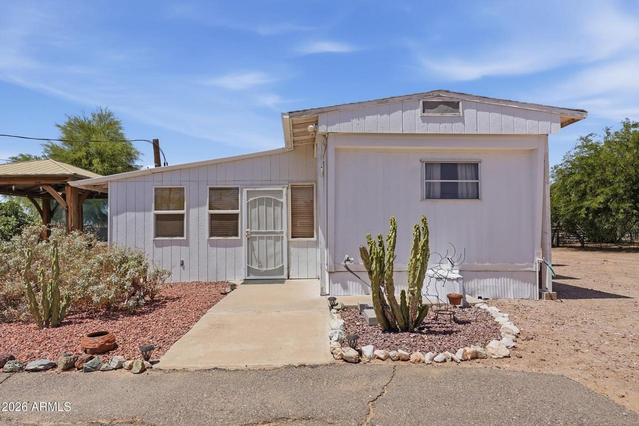 1918 N Warner Dr., Apache Junction, AZ 85120