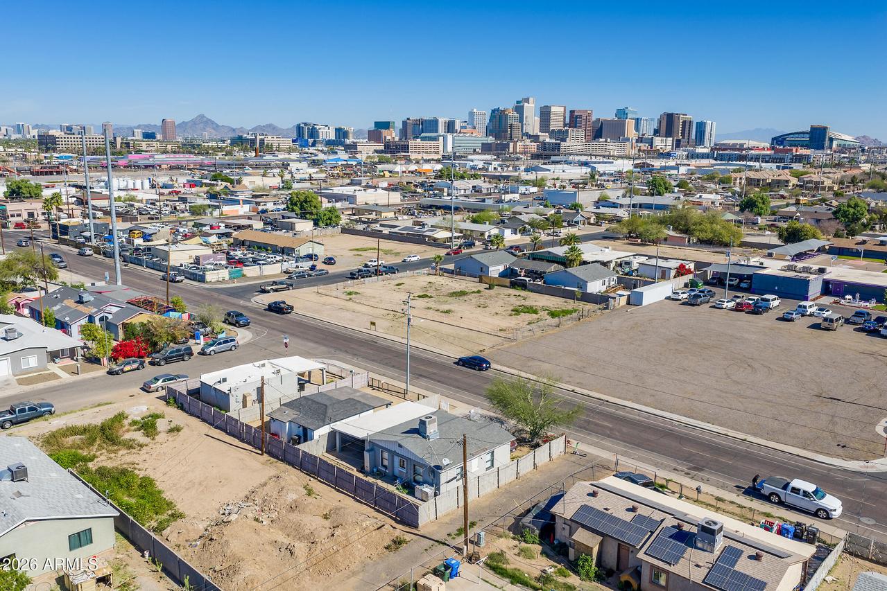 820 S 15th Ave., Phoenix, AZ 85007