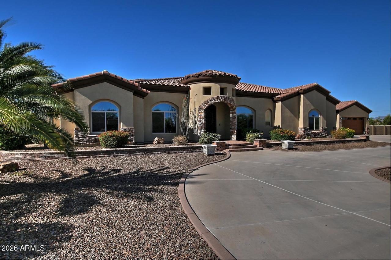 1614 W Maddock Rd., Phoenix, AZ 85086