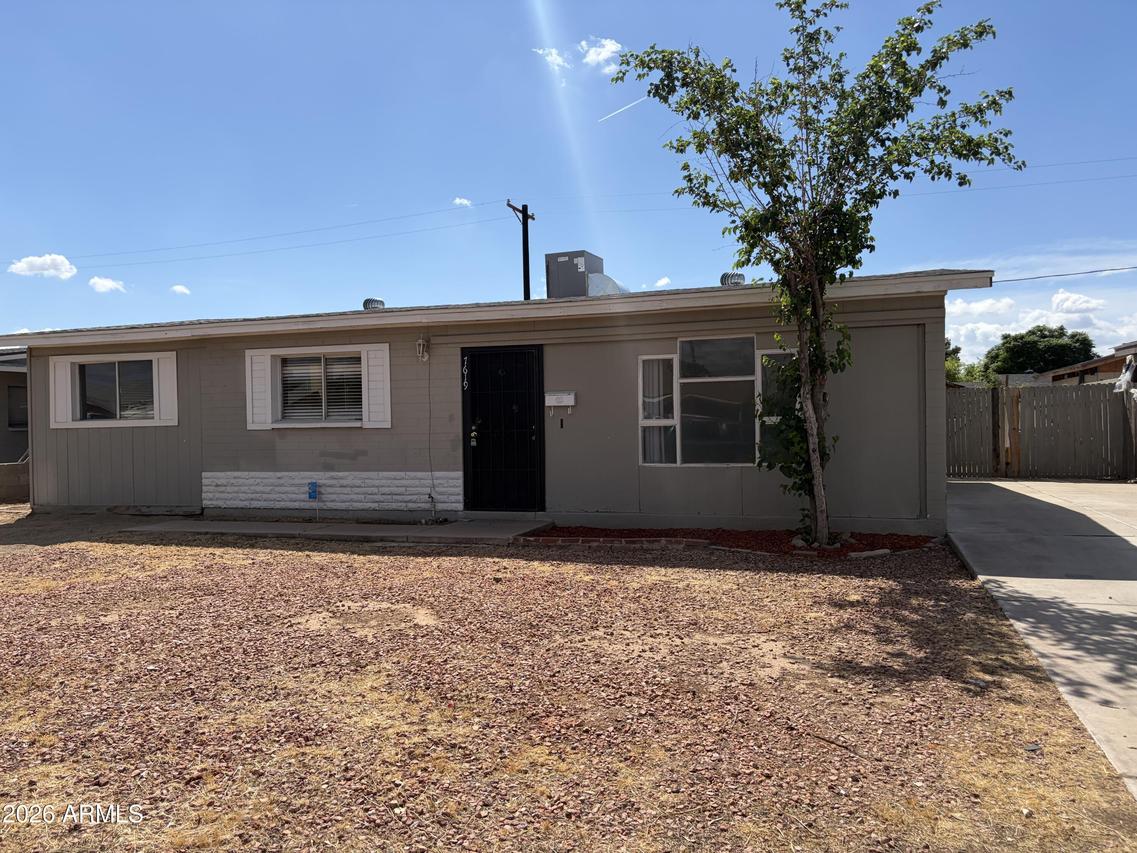 7619 W Clarendon Ave., Phoenix, AZ 85033