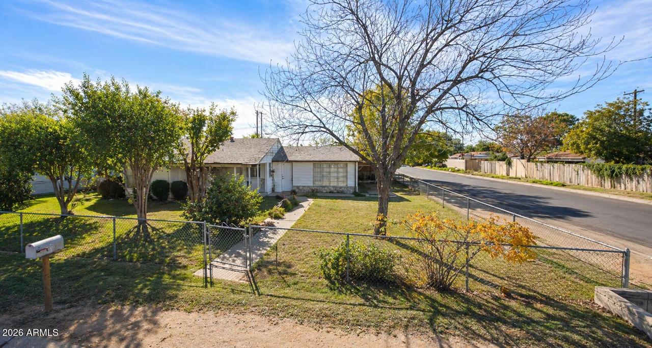 2551 W Augusta Ave., Phoenix, AZ 85051