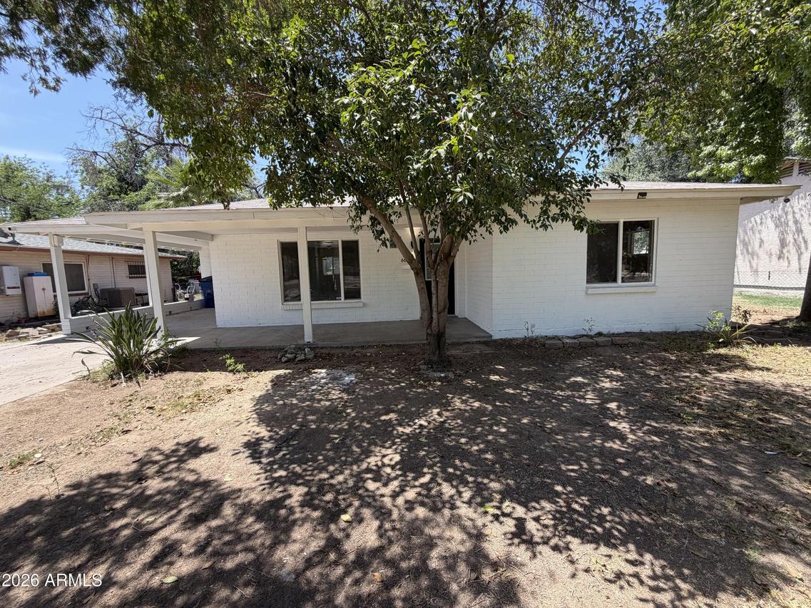 6632 N 60th Ave., Glendale, AZ 85301