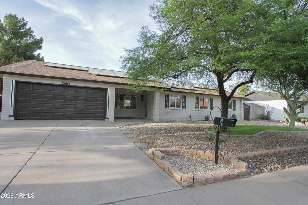 2142 W Kerry Ln., Phoenix, AZ 85027
