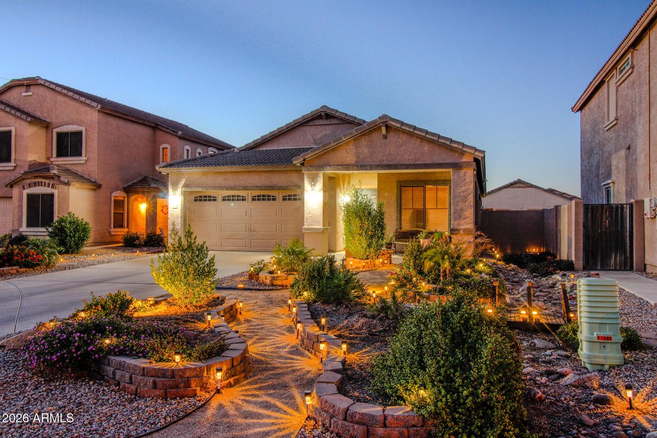 1294 W Green Tree Dr., San Tan Valley, AZ 85143