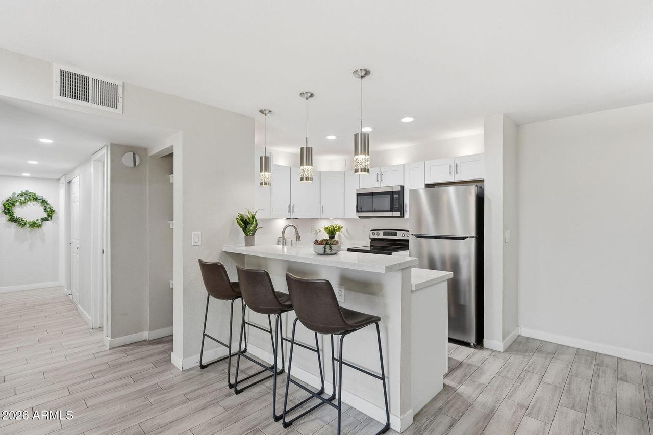 8055 E Thomas Rd. #H102, Scottsdale, AZ 85251