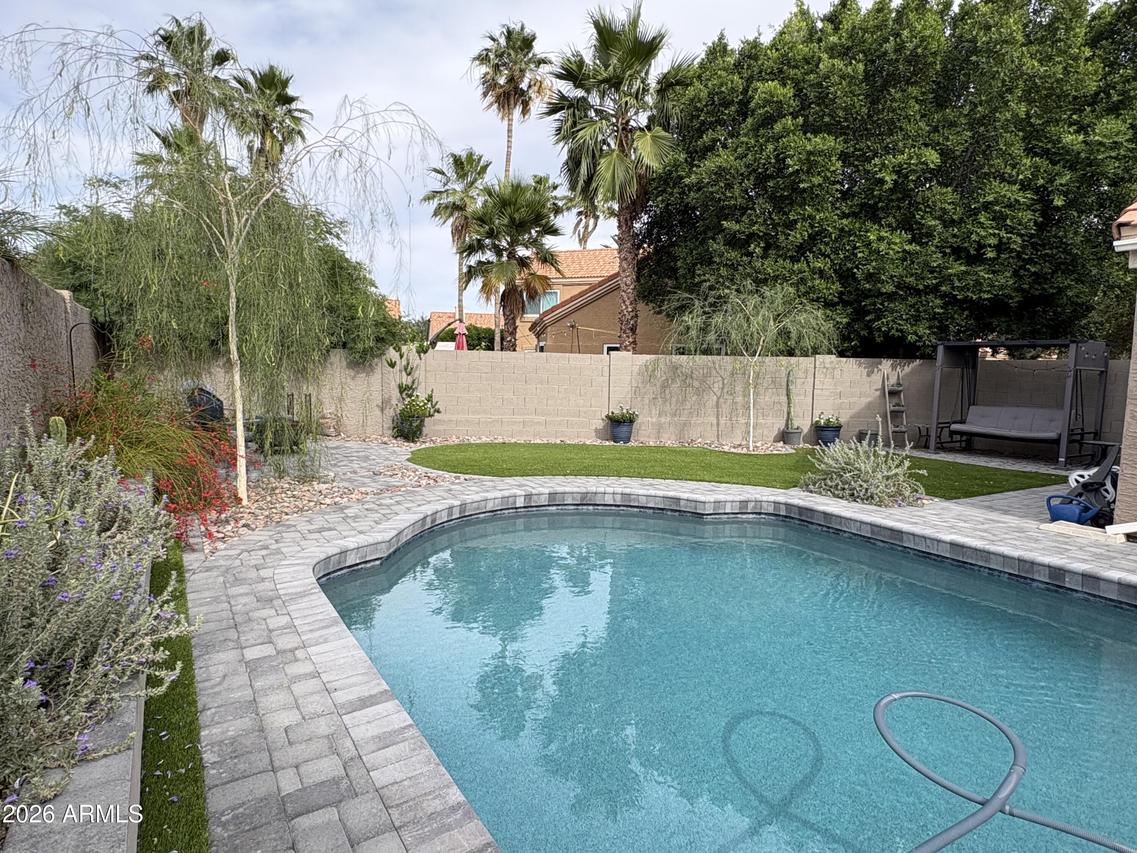 3910 E Hiddenview Dr., Phoenix, AZ 85048