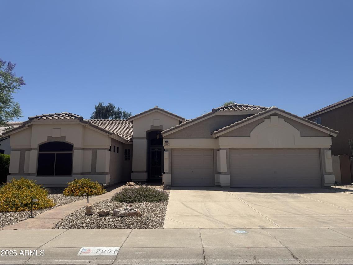 7001 W Lone Cactus Dr., Glendale, AZ 85308
