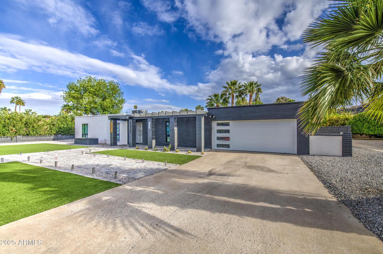 919 W Port Royale Ln., Phoenix, AZ 85023