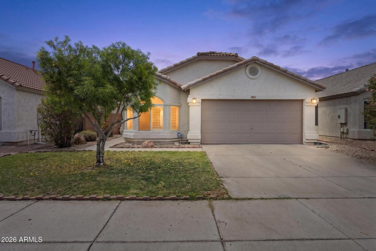 921 E Montoya Ln., Phoenix, AZ 85024