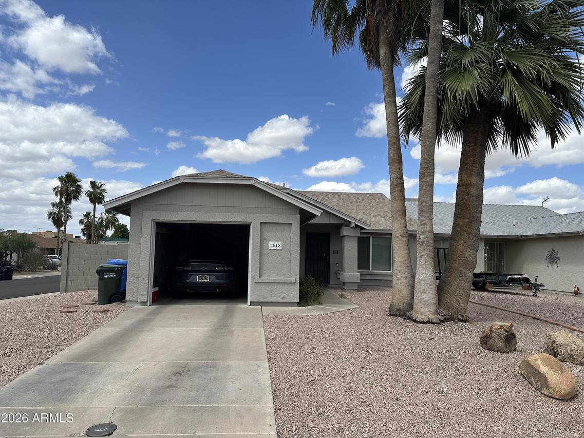 1618 E Beverly Ln., Phoenix, AZ 85022