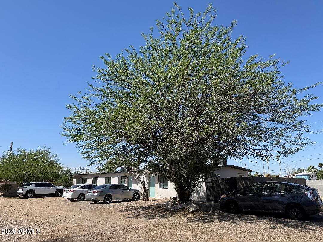 1215 E Mission Ln., Phoenix, AZ 85020