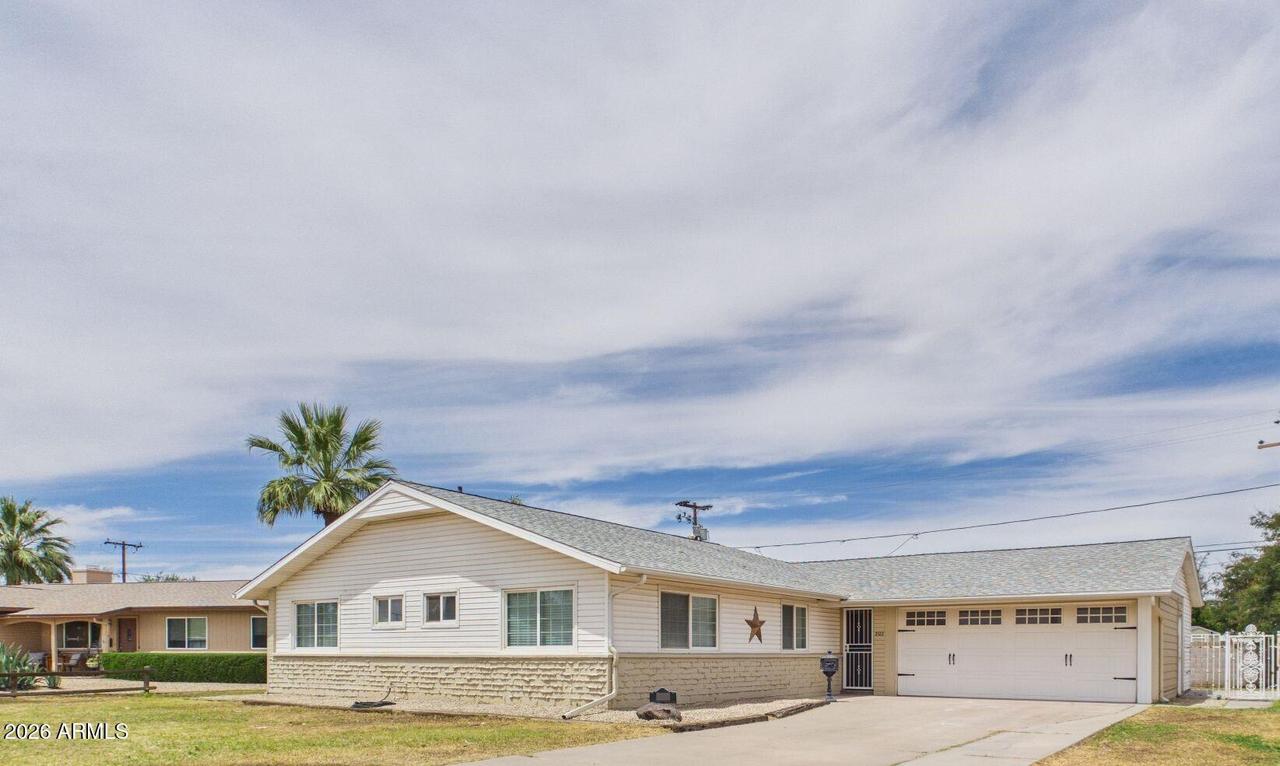 3122 E Shangri La Rd., Phoenix, AZ 85028