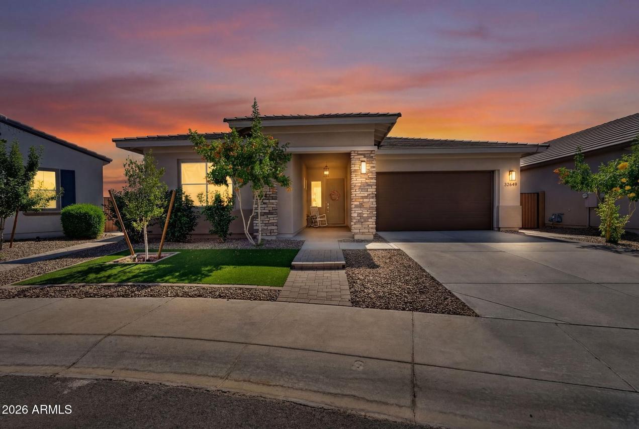 32649 N Woodside Dr., San Tan Valley, AZ 85143