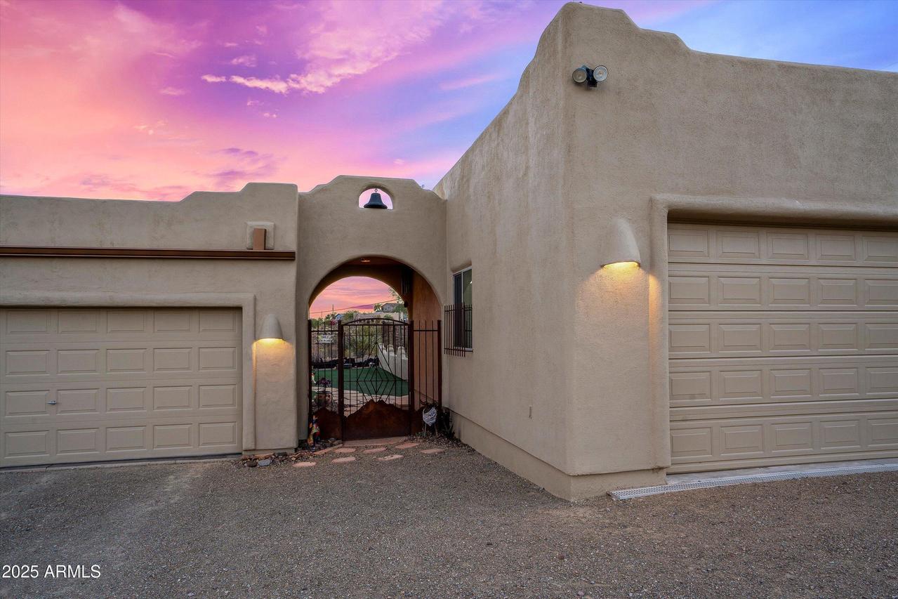 33449 N 10th St., Phoenix, AZ 85085
