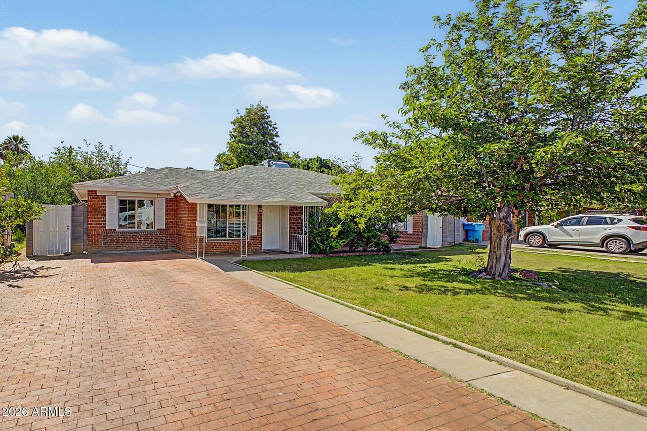 6138 N 15th Ave., Phoenix, AZ 85015