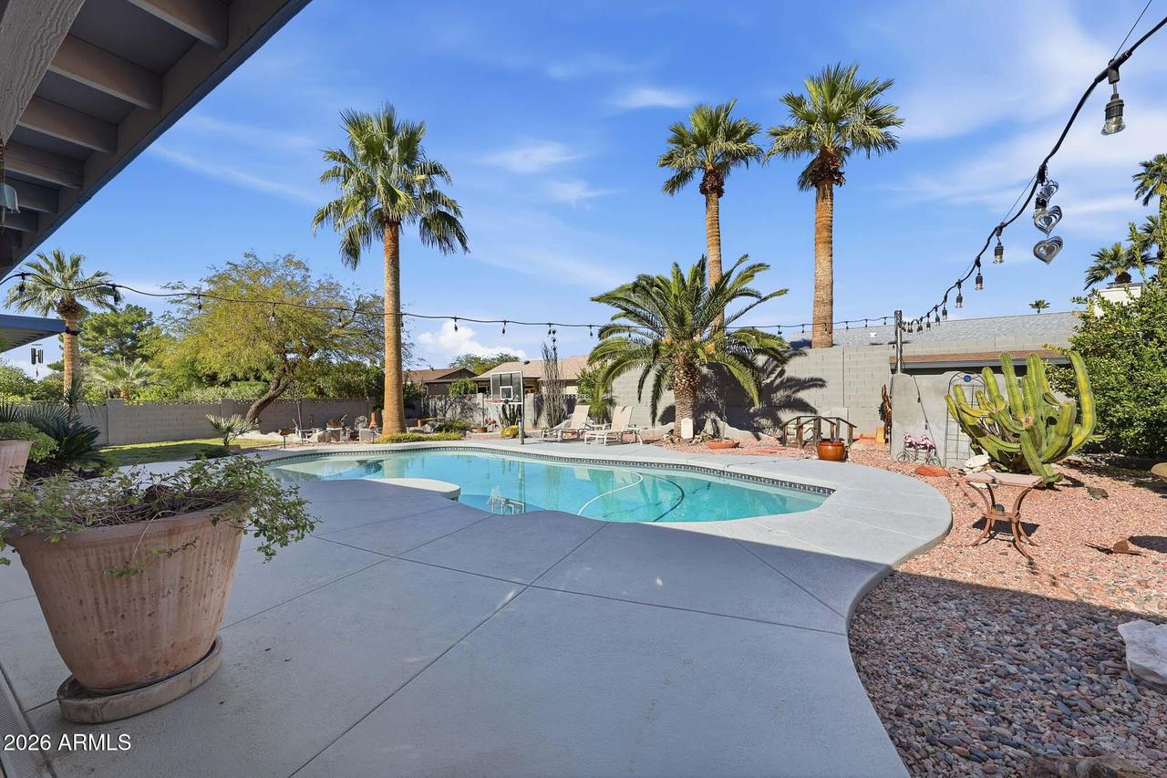 612 E Brook Hollow Dr., Phoenix, AZ 85022
