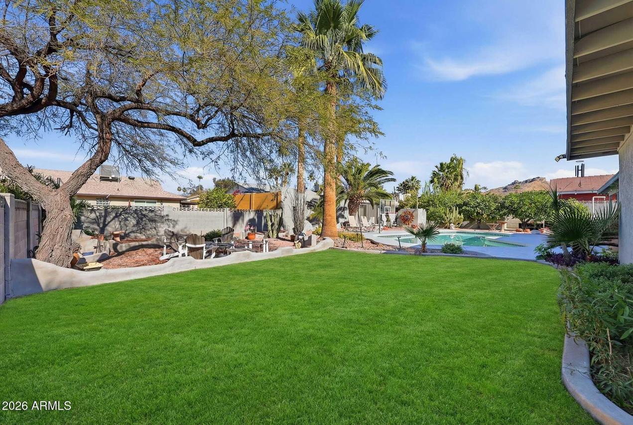 612 E Brook Hollow Dr., Phoenix, AZ 85022