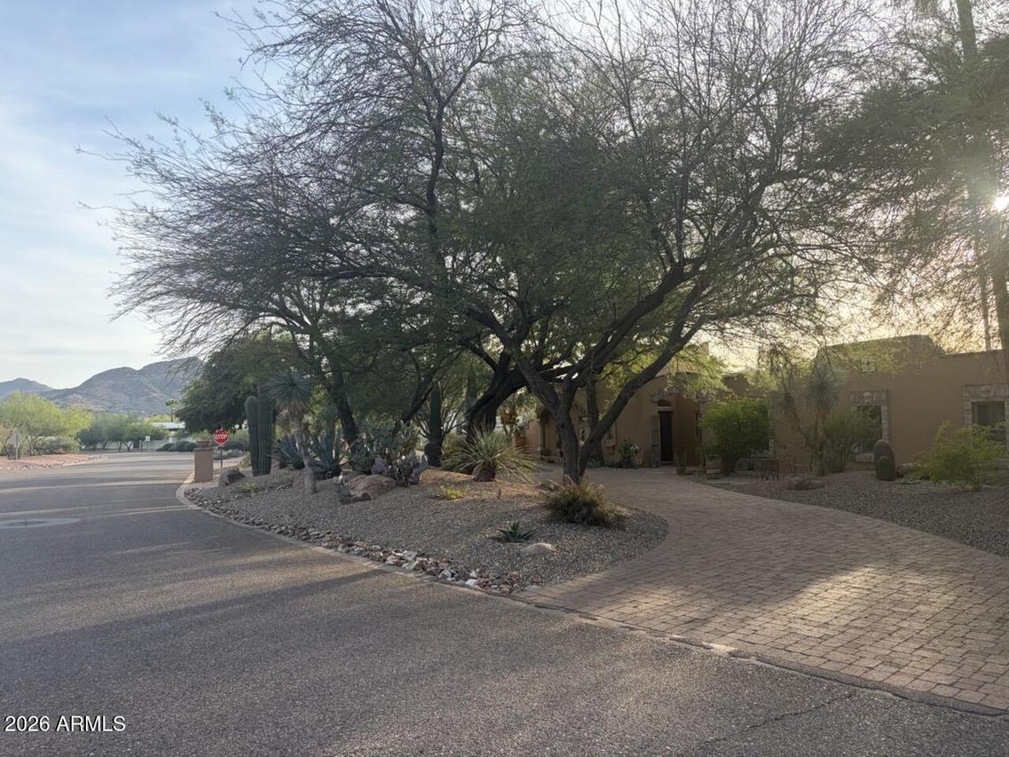 9302 N Ironwood Dr., Paradise Valley, AZ 85253