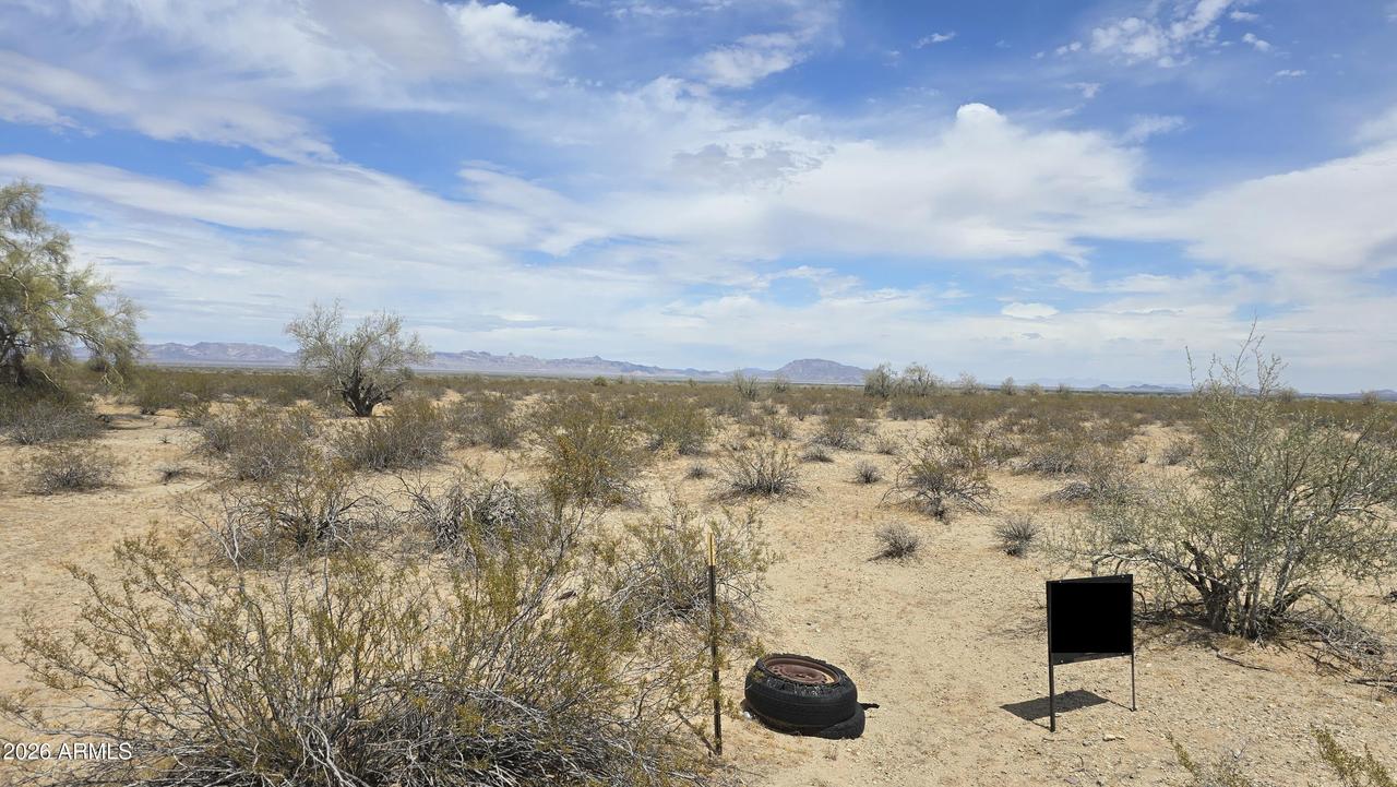 N 571 Ave. #-, Tonopah, AZ 85354