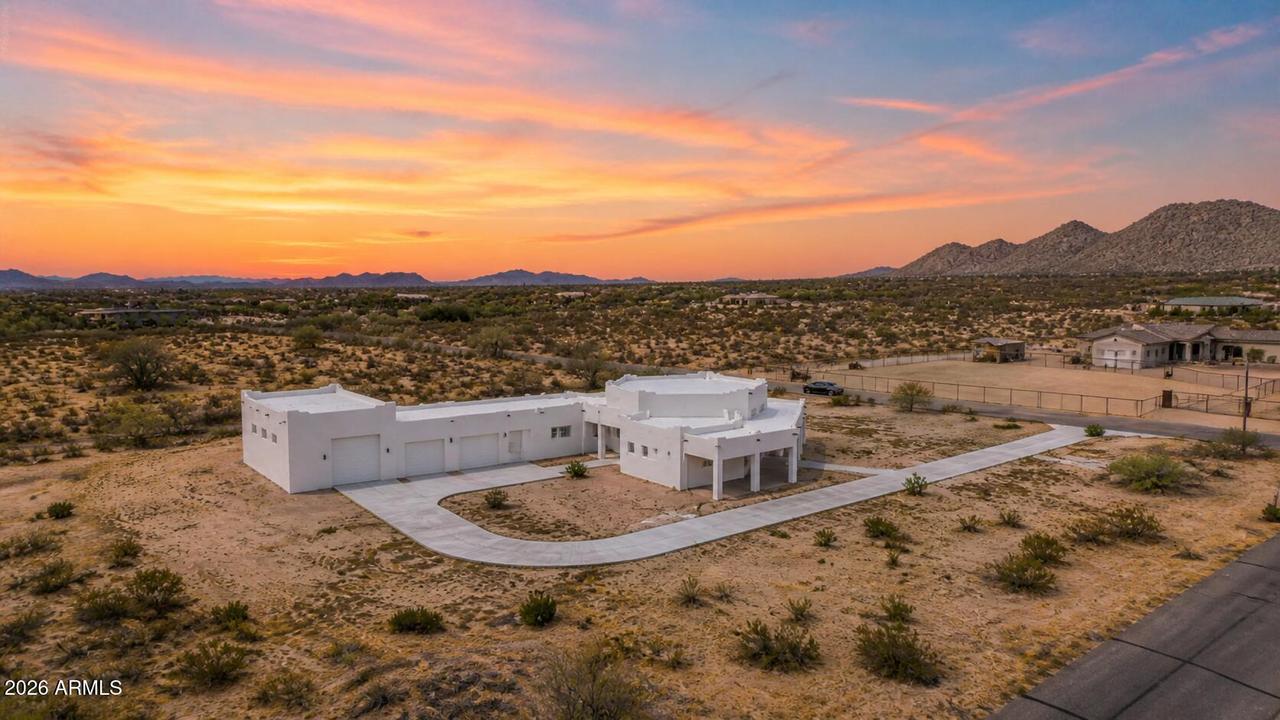 11853 W Cruiser Ln., Casa Grande, AZ 85194