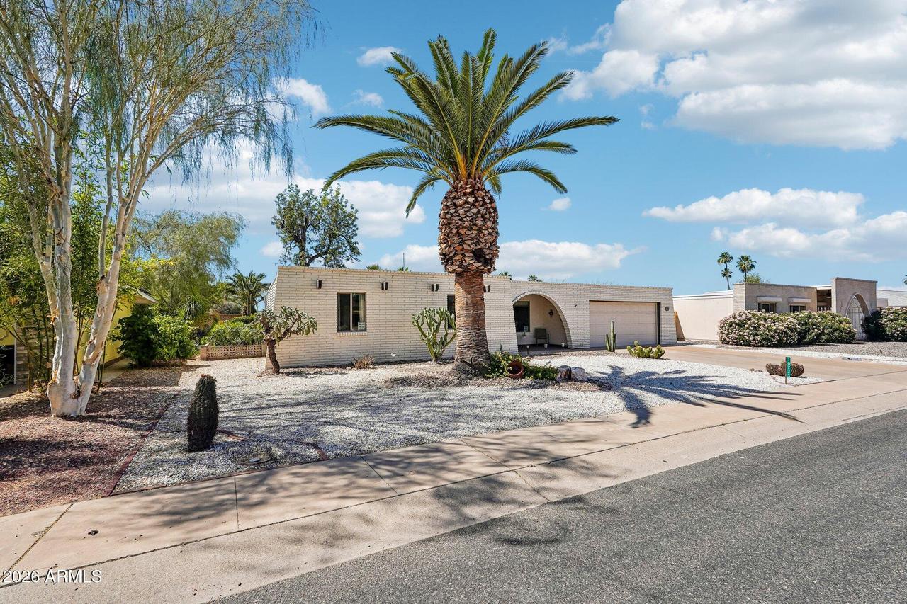 10733 W Brookside Dr., Sun City, AZ 85351
