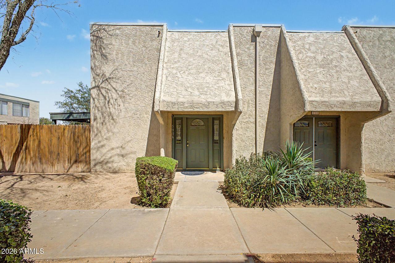 5906 W Golden Ln., Glendale, AZ 85302