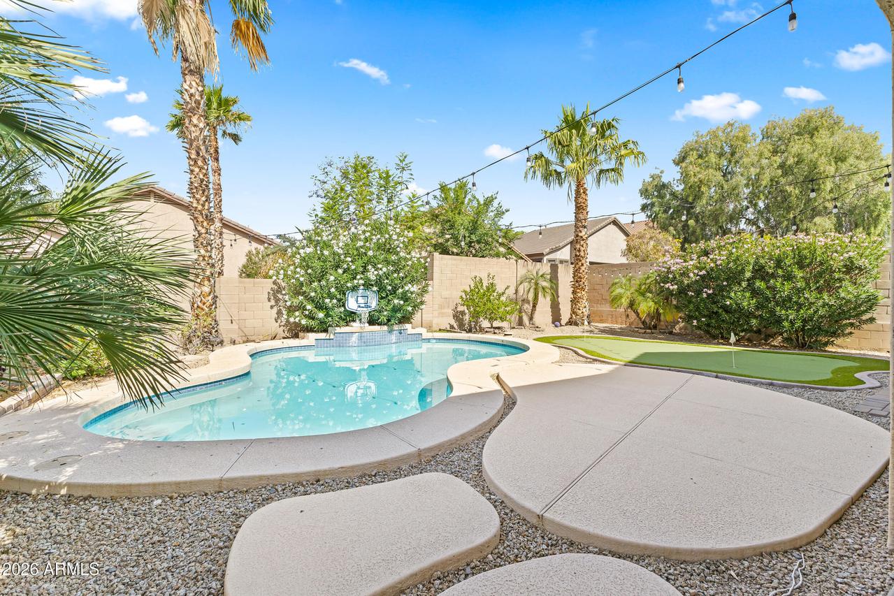 33504 N 24th Ln., Phoenix, AZ 85085