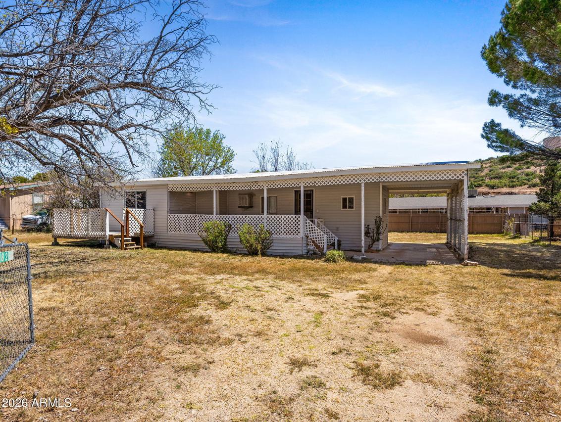 18267 S John Fry Ave., Peeples Valley, AZ 86332