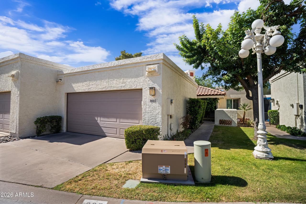 805 E Corte Oro St., Phoenix, AZ 85020